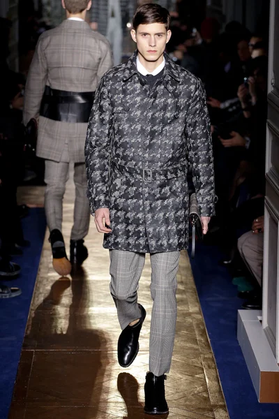 Look 9